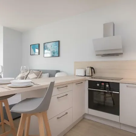 Jaktorowska Bright By Bookinghost 华沙